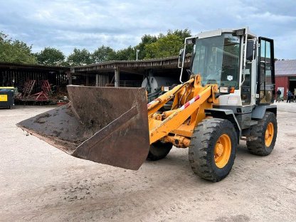 Liebherr 506 Stereo – Hoflader mit Gabel & Schaufel