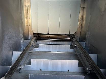 Bild 2:Kistenwaschanlage bzw Geschirrwaschsnlage