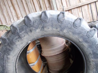 Reifen Pirelli 650/65 R 42