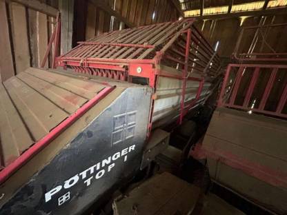 Bild 2:Pöttinger TOP I Heuwagen