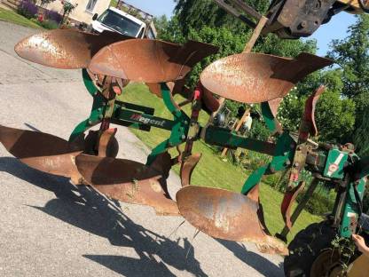 Bild 3:Landmaschine gesucht!