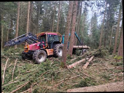 Bild 4:Case CS 110 mit Ritter Forstverbau