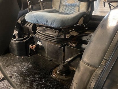 Bild 8:Deutz DX 3.50 mit Frontlader