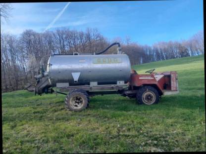 Bild 3:Muli T3500 S4 mit Aufbaugüllefass