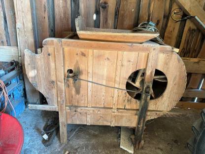 Windmühle für Getreide mit Motor