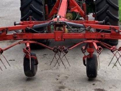 Bild 9:Fella TH 660D Hydro 6-fach Zetter Kreiselheuer