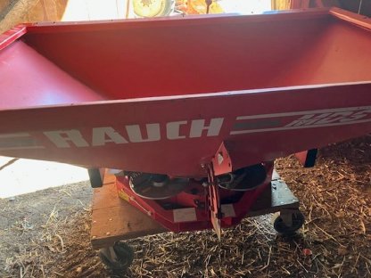 Bild 2:Mineraldüngerstreuer Rauch MDS 701