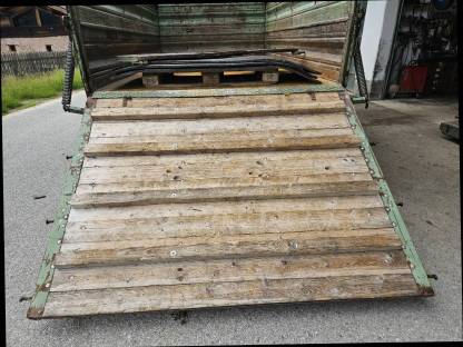 Bild 7:Brantner Tandem Dreiseitenkipper 8 t