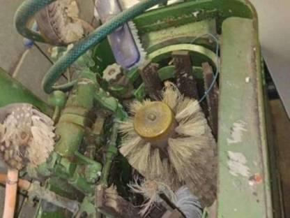 Bild 2:Flaschenwaschmaschine