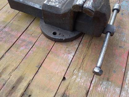 Stabiler Stahlschraubstock 150 mm