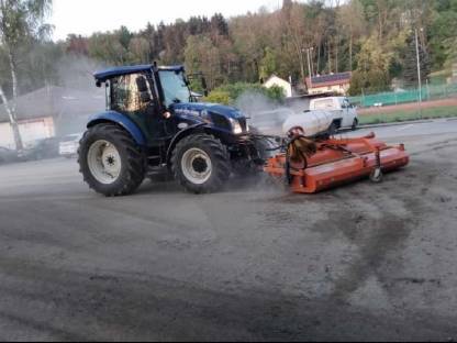 Kehrmaschinen Arbeiten