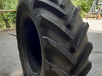 Bild 2:Michelin Multibib 650/65 R38