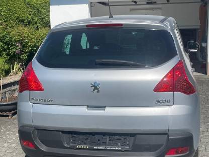 Bild 4:Peugeot 3008 ACT 1.6 HDI 110 Kombi/Family Van