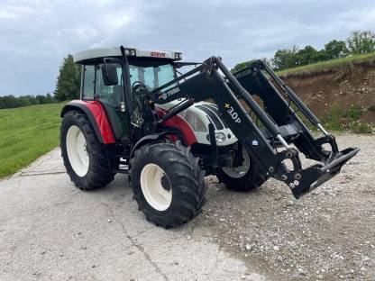 Bild 2:Steyr 9095 MT mit Frontlader