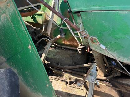 Bild 2:Deutz Fahr 6006 mit Frontlader und Lenkhilfe