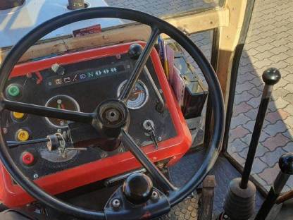Bild 5:Traktor Steyr 8070 mit Frontlader und Heckgewicht
