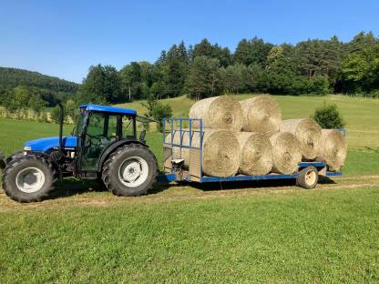 Bild 2:Heu Rundballen