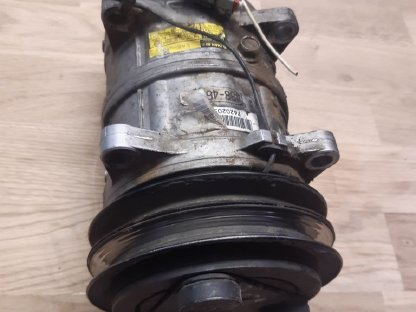 Bild 2:Klimakompressor Seltec TM16 Steyr Case Tama MFG