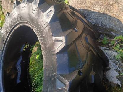 Bild 4:Verschenke Reifen für Traktor