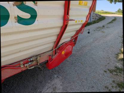 Bild 8:Ladewagen Pöttinger Boss 1T