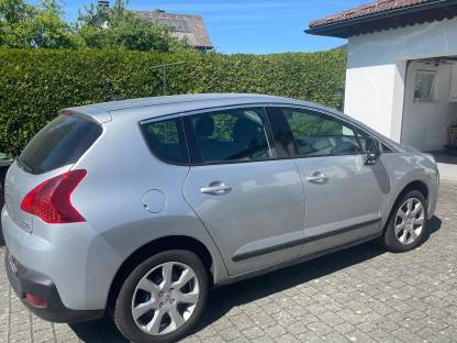 Bild 2:Peugeot 3008 ACT 1.6 HDI 110 Kombi/Family Van