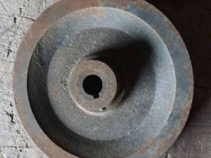 Bild 2:1-rillige Keilriemenscheibe 15,5 cm Dm., Bohrung 16,5 mm Dm.