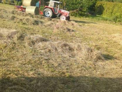 Bild 4:Rundballenpressen