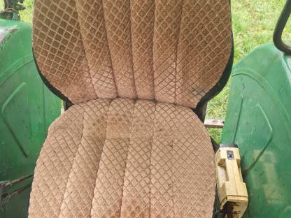 Bild 7:Deutz 6006 mit Industriefrontlader, Servolenkung