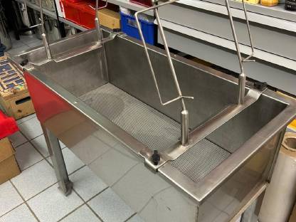 Bild 2:Entdeckelungswanne NIRO V2A 1 mm