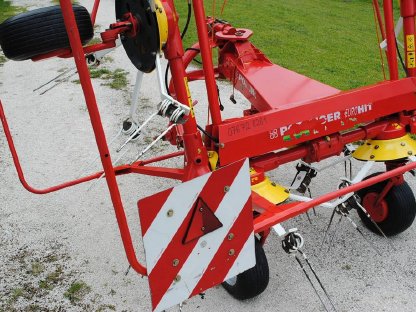 Bild 3:Pöttinger Kreiselheuer Eurohit 69N