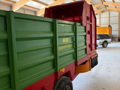 Strohverteilerwagen