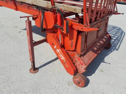 Bild 4:Ladewagen Waldhofer Aufbauladewagen