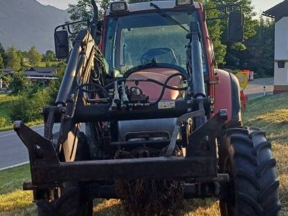 Bild 2:Lindner Geo 100 mit Frontlader