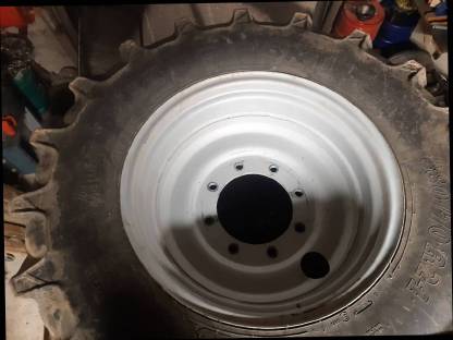 Bild 3:Räder Radsatz Reifen MF Massey Ferguson
