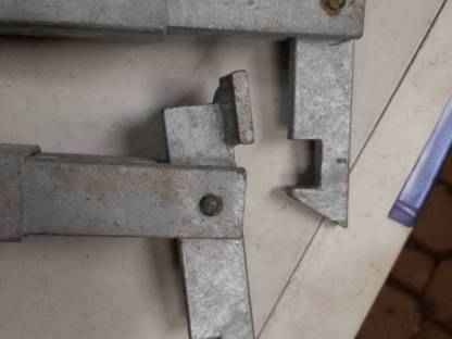 Bild 2:2 Tür-Tor-Feststeller zum Einbetonieren