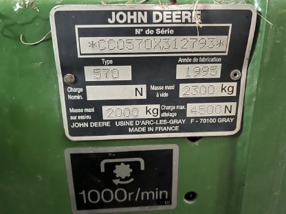 Bild 4:Rundballenpresse John Deere 570