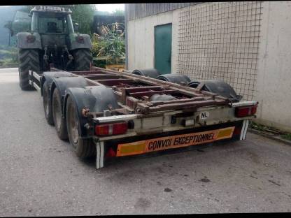 Bild 2:Tridem Fahrgestell - Abrollanhänger