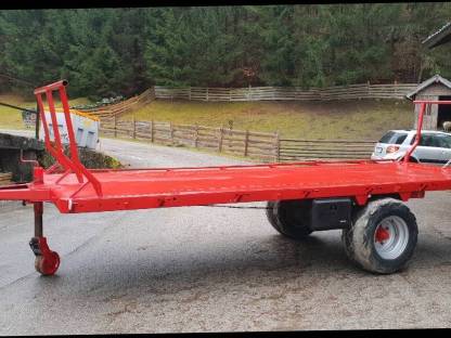 Bild 2:Ballenanhänger