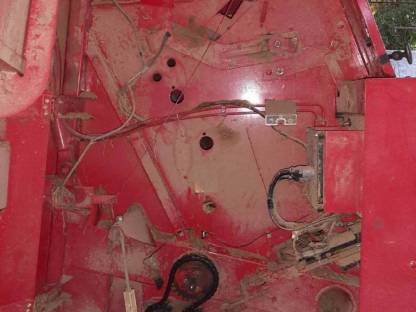 Bild 8:Ballenpresse New Holland Bale Command 640