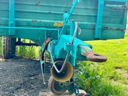 Bild 6:Anhänger mit Kratzboden für Hackschnitzel