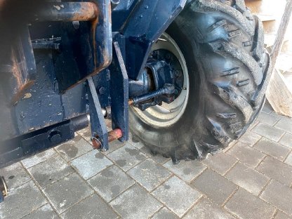 Bild 6:Deutz DX 3.50 mit Frontlader