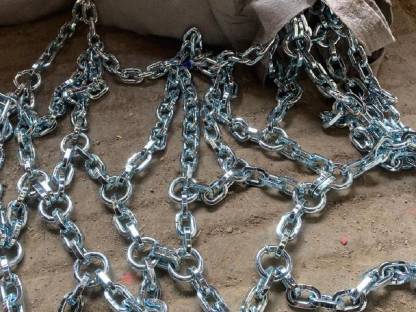 Bild 7:Salzstreuer & Schneeketten Amazone