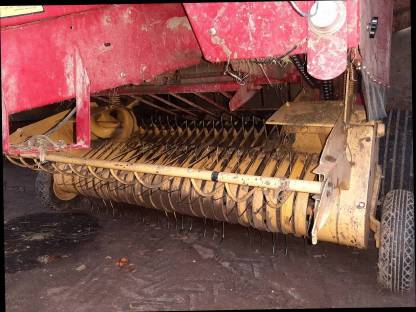 Bild 5:Ballenpresse New Holland Bale Command 640