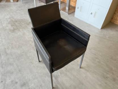 Bild 2:Gastrosessel und Bank