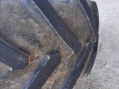 Bild 3:VALTRA Kompletträder