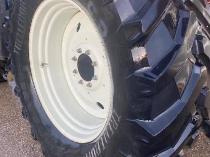 Bild 3:Kompletträder Trelleborg TM 800