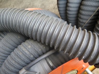 Bild 5:Nedermann Werkstatt Abgasaufroller