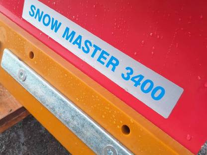 Bild 2:Schneeschild Wiedenmann Snow Master 3400 für Kleintraktoren