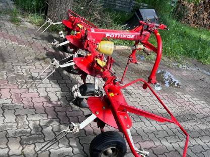 Bild 2:Pöttinger Hit 40N Kreiselheuer
