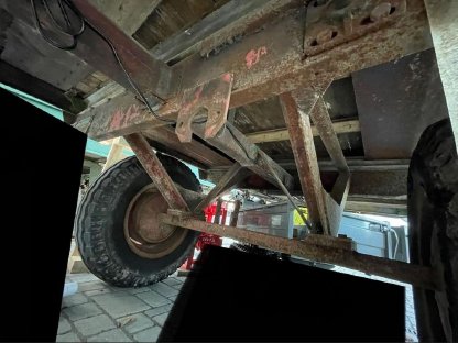 Bild 7:Einachsiger Traktoranhänger